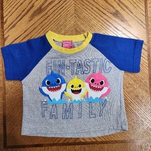 Pinkfong Kids Baby Shark Fin-Tastic Family Tee